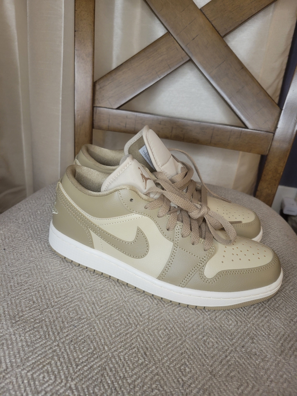 Air Jordan 1 Low - Picture 4 of 10